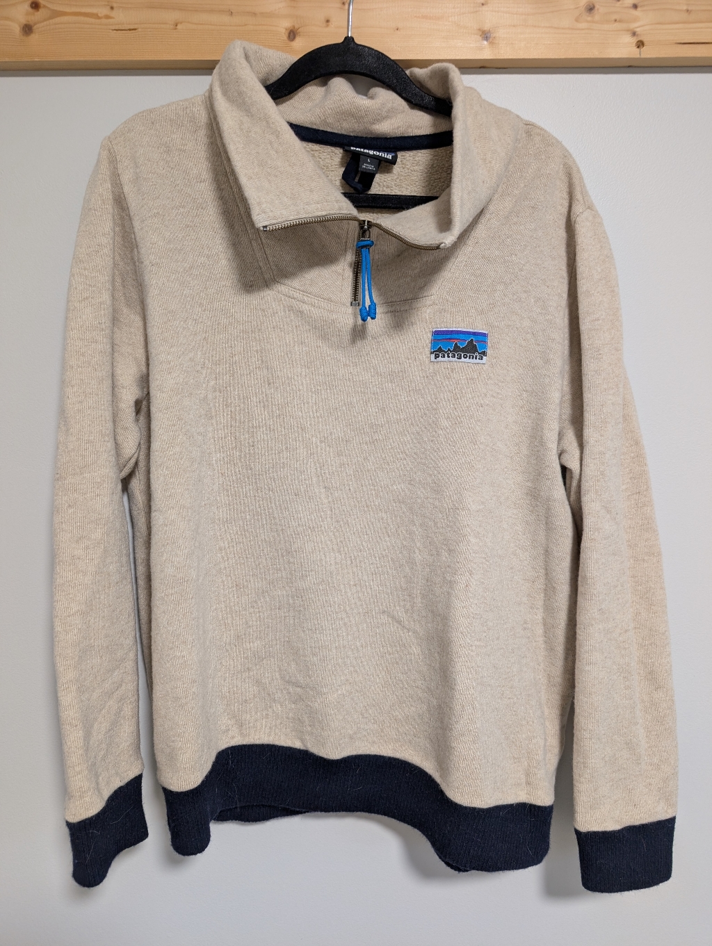 Patagonia Men’s Large Oat & Navy 1/4 Zip Woolie Fleece Pullover